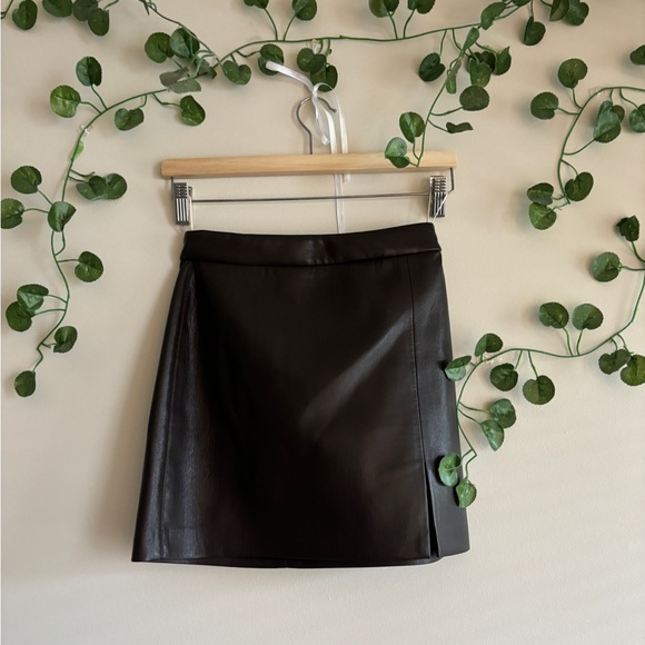 Aritzia Patio mini skirt BROWN - Picture 2 of 6